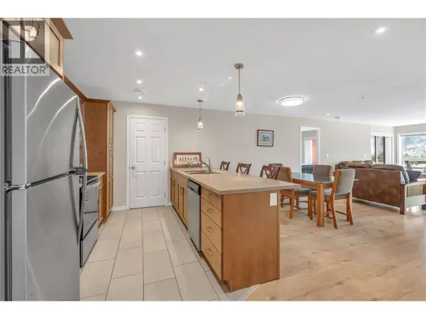 3346 SKAHA LAKE RD #804, Penticton, BC V2A6G4