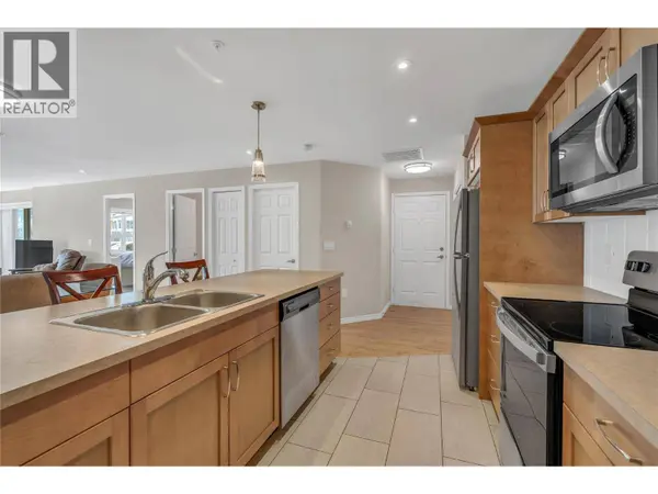 3346 SKAHA LAKE RD #804, Penticton, BC V2A6G4