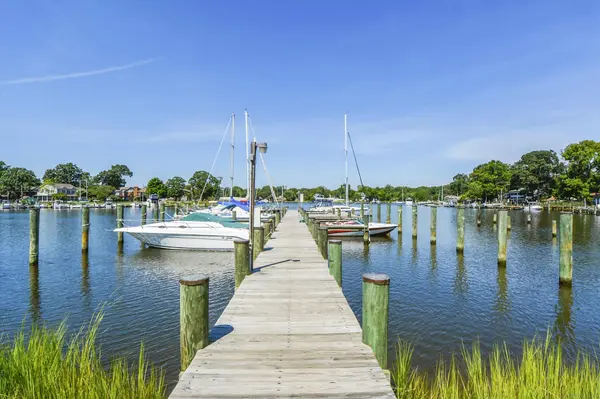 Why Waterfront Living Changes the Way You Feel at Home