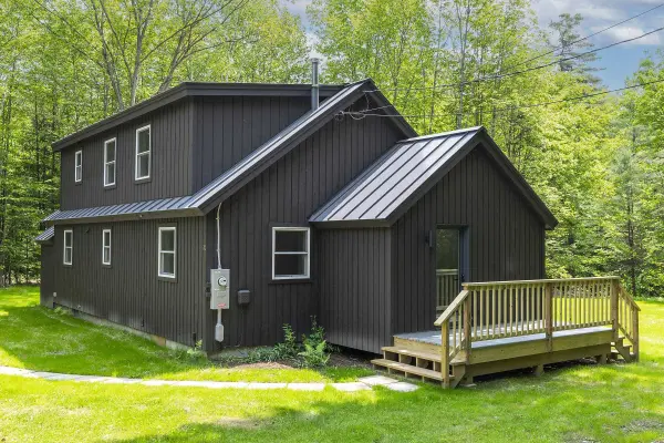 20 Armstrong LN, Cavendish, VT 05142