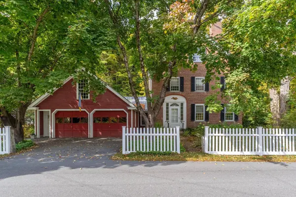 587 VT Route 121 East, Grafton, VT 05146