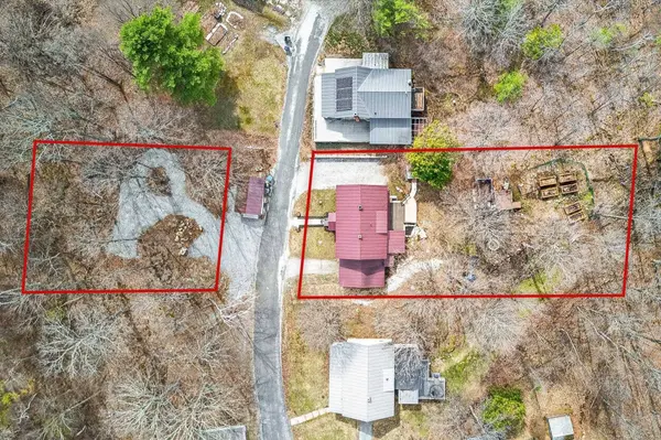 25 Bluff ST, Proctor, VT 05765-1008