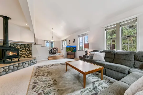 10936 Jeffery Pine Road, Truckee, CA 96161
