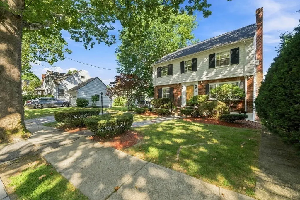 8 Carlson Circle, Boston, MA 02132
