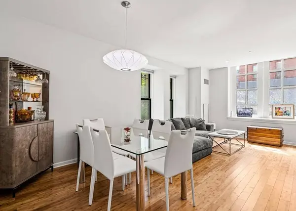 2 Clarendon St #102, Boston, MA 02116