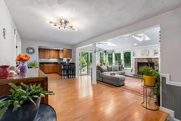 7 Leighton St, Natick, MA 01760
