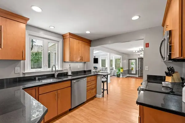 7 Leighton St, Natick, MA 01760