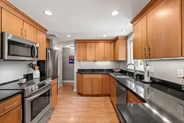 7 Leighton St, Natick, MA 01760