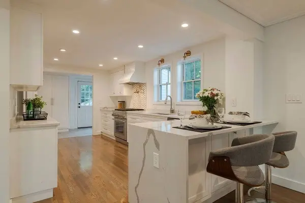 74 Dedham St, Newton, MA 02461