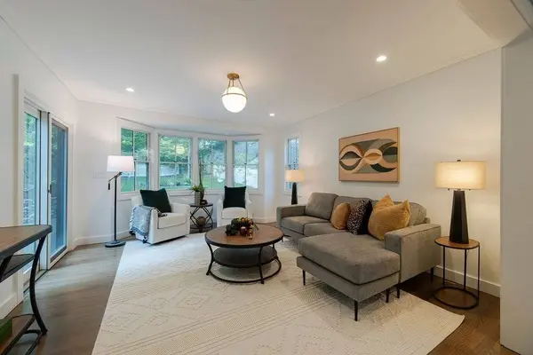 74 Dedham St, Newton, MA 02461