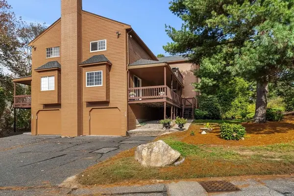 33 Country Club Ln #D, Milford, MA 01757