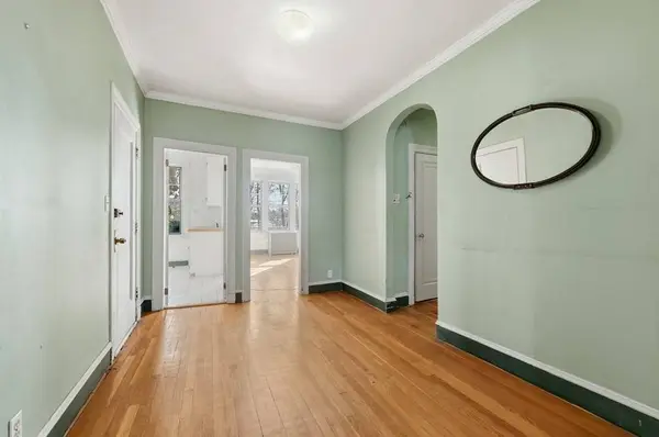 315 Tappan St #4, Brookline, MA 02446