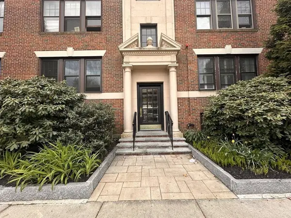 1982 Commonwealth Ave #4, Boston, MA 02135