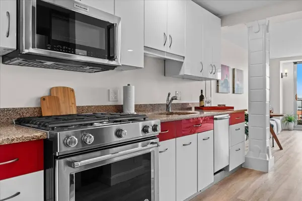 44 Washington St #1105, Brookline, MA 02445