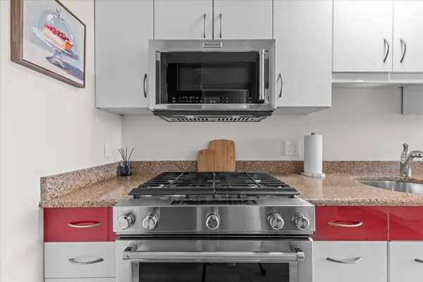 44 Washington St #1105, Brookline, MA 02445
