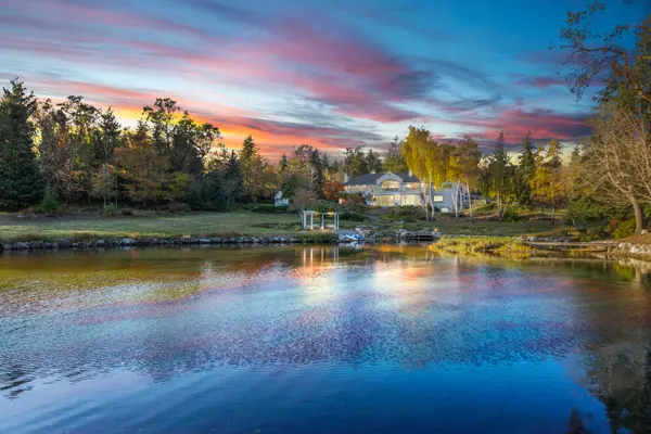 4205 Southwest Point Robinson Road, Vashon, WA 98070