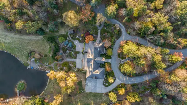 4205 Southwest Point Robinson Road, Vashon, WA 98070