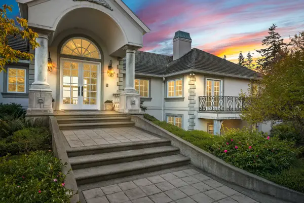 4205 Southwest Point Robinson Road, Vashon, WA 98070