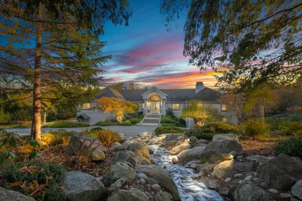 4205 Southwest Point Robinson Road, Vashon, WA 98070