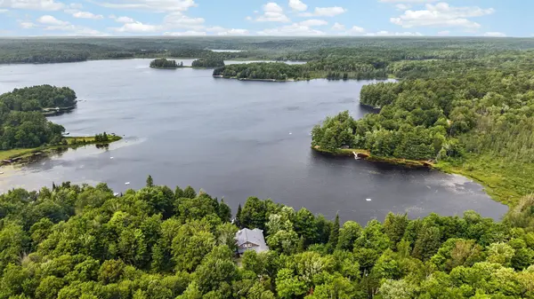 1076 Healey Lake RD, Bracebridge, ON P1L 1X3
