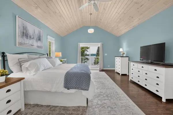 1076 Healey Lake RD, Bracebridge, ON P1L 1X3
