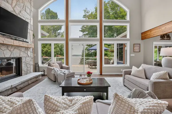 1076 Healey Lake RD, Bracebridge, ON P1L 1X3