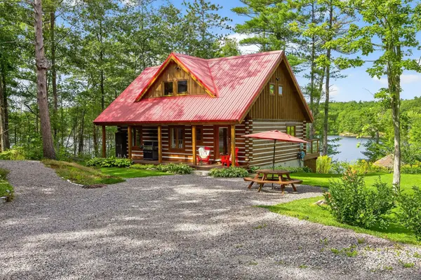 1042 Amanda LN, Gravenhurst, ON P1P 1R3