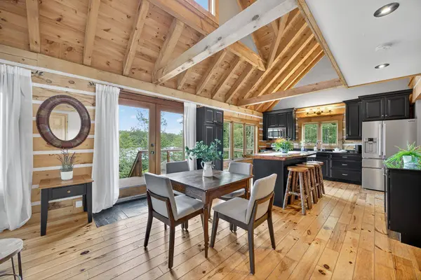 1042 Amanda LN, Gravenhurst, ON P1P 1R3