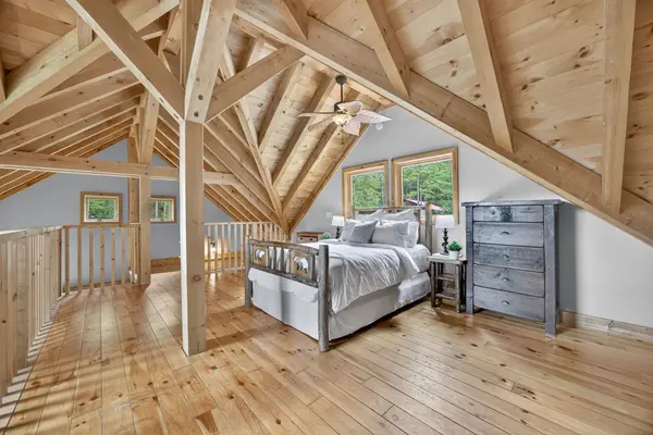 1042 Amanda LN, Gravenhurst, ON P1P 1R3