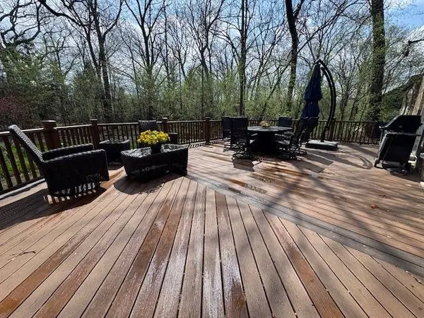 371 Red Oak LN, Highland Park, IL 60035