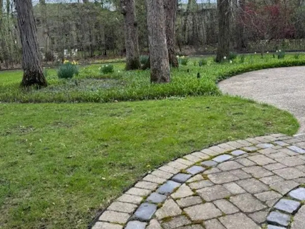 371 Red Oak LN, Highland Park, IL 60035