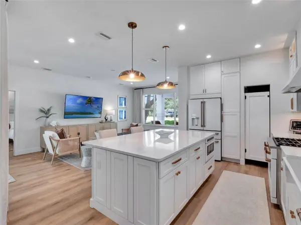 804 E 24TH AVE, New Smyrna Beach, FL 32169