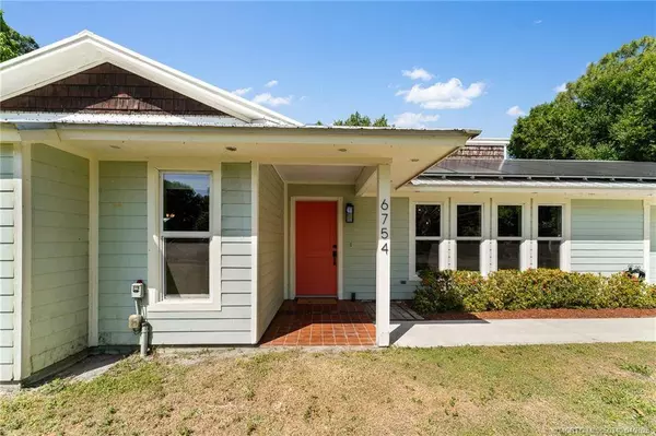 6754 SW Cinnamon CT, Stuart, FL 34997