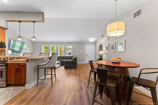 6754 SW Cinnamon CT, Stuart, FL 34997