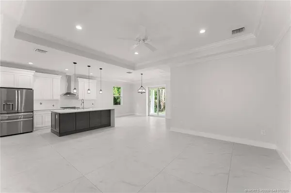 5470 SE Front AVE, Stuart, FL 34997