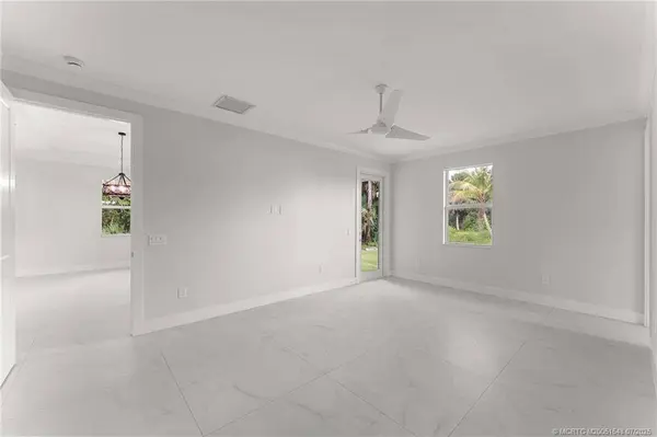 5470 SE Front AVE, Stuart, FL 34997