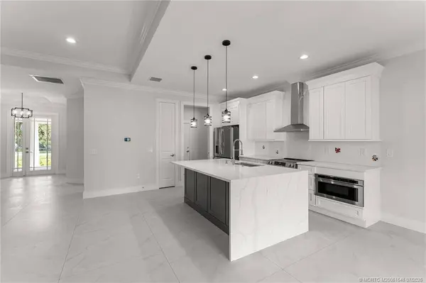 5470 SE Front AVE, Stuart, FL 34997