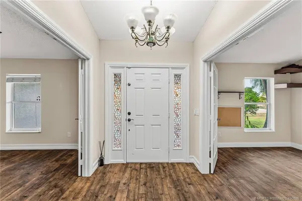 1074 SW Eckard AVE, Port St Lucie, FL 34953