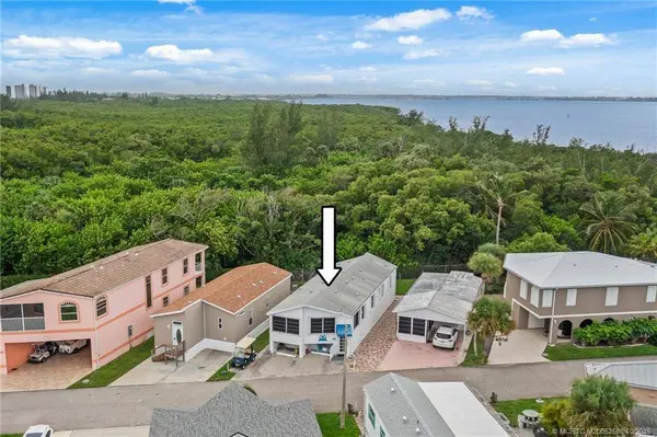 2013 Nettles BLVD, Jensen Beach, FL 34957