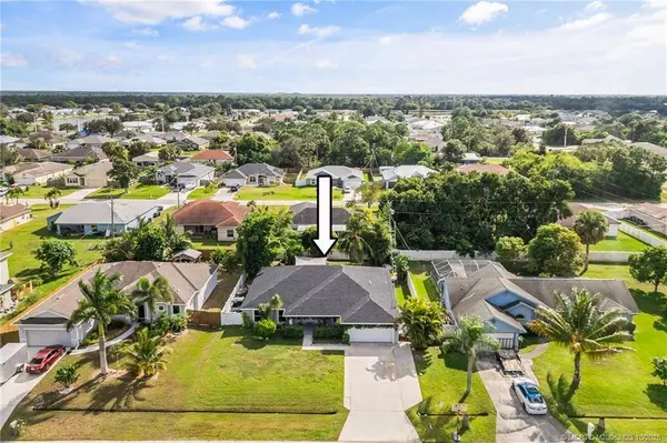 1074 SW Eckard AVE, Port St Lucie, FL 34953