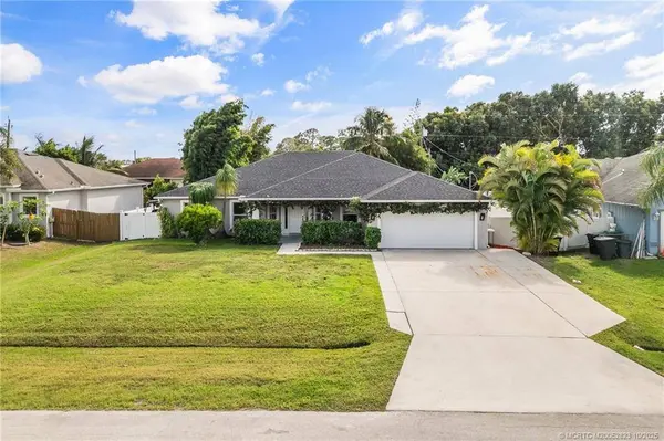 1074 SW Eckard AVE, Port St Lucie, FL 34953