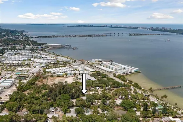 2172 NE Poinciana TER, Jensen Beach, FL 34957