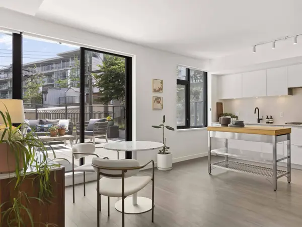210 E 5th AVE #301, Vancouver, BC V5T 0K1