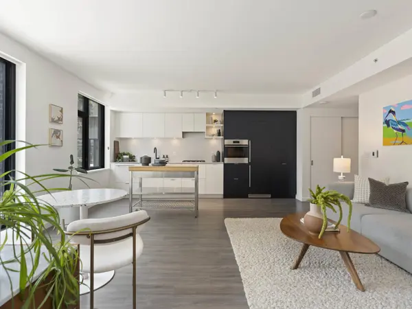 210 E 5th AVE #301, Vancouver, BC V5T 0K1
