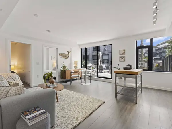 210 E 5th AVE #301, Vancouver, BC V5T 0K1