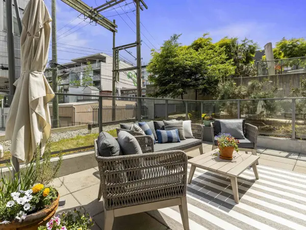 210 E 5th AVE #301, Vancouver, BC V5T 0K1