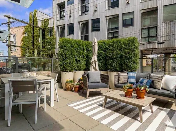 210 E 5th AVE #301, Vancouver, BC V5T 0K1