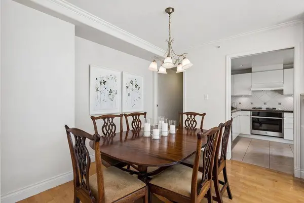 535 Nicola ST #1602, Vancouver, BC V6G 3G3