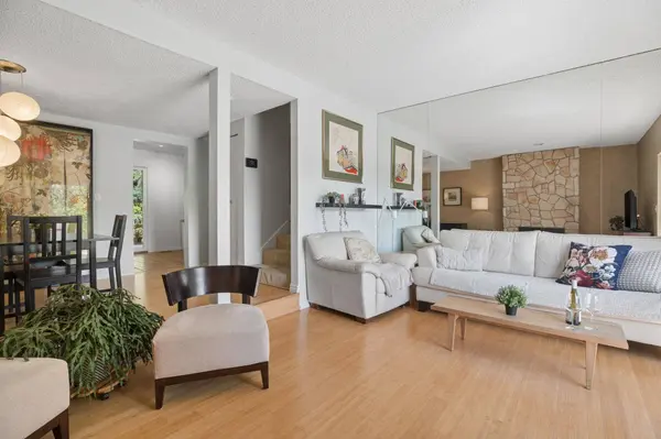 539 Ioco RD, Port Moody, BC V3H 2W3