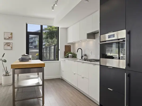 210 E 5th AVE #301, Vancouver, BC V5T 0K1